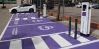 Nova instal·lació de recàrrega de vehicles elèctrics a Parc Vallès de Terrassa. Foto: Lucía Rivera via Món Terrassa.