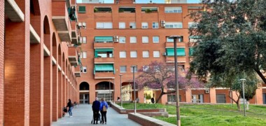 Foto portada: habitatges de la plaça de l'Assemblea de Catalunya. Autor: J.d.A.