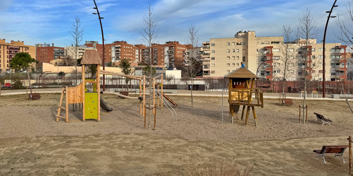 Jocs infantils al nou Parc de les Aigües. Autor: Ajuntament / cedida.