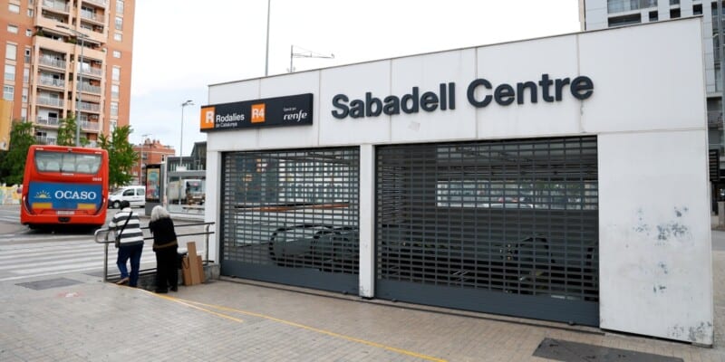 L'estació de Rodalies de Sabadell Centre, durant l'apagada general, el 28 d'abril de 2025. Autor: D.Jiménez.