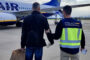 Agents de Sabadell participen en l’expulsió de 24 estrangers multireincidents