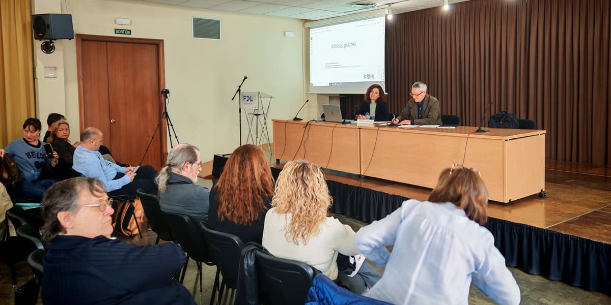 Foto de portada: Ponència de Sònia Olivella. Autor: Albert P
