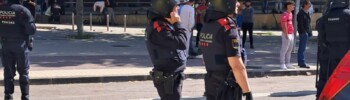 Foto portada: actuació policial durant el desallotjament. Autor: cedida.