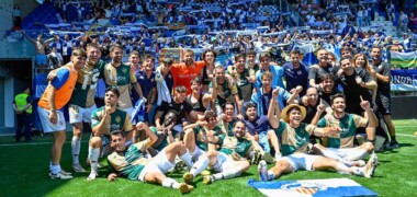 Foto portada: celebració al final del partit dels jugadors del Sabadell. Autor: CE Sabadell via X.