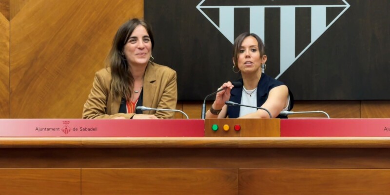 La consellera d'Universitats i l'alcaldessa, Marta Farrés. Autor: Ajuntament. 
