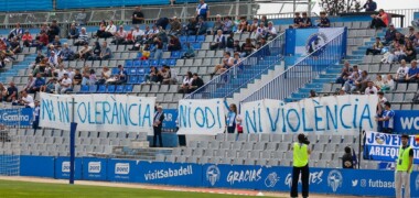 Pancarta desplegada al Gol Sud de la Nova Creu Alta el passat 13 d'abril, després dels fets del Nou Sardenya. Autora: Dihor.