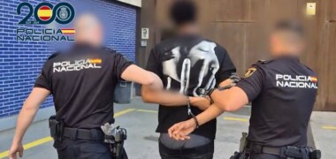 Foto portada: l'home detingut. Font: Policia Nacional / cedida.