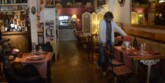 Foto portada: el restaurant Al tanto que va de canto, l'any 2012. Autor: David B.