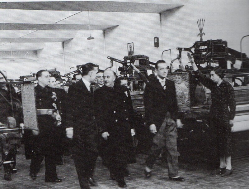 Visita de Franco a la fàbrica de Manuel Gorina acompanyat per Marcet (27 gener 1942). Carlos Pérez de Rozas/AHS