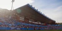 Foto portada: la tribuna, el passat diumenge en l'anada de la final del playoff entre el CES i l'UCAM Murcia. Autora: Dihor.