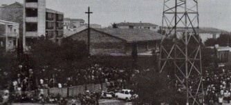 Foto portada. l'església Sagrat Cor de Ca n'Oriac, durant el Primer de maig.