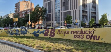 Un mural per commemorar el Dia de les Dones per la Pau i el Desarmament
