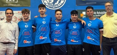 Foto de portada: Palistes del CN Sabadell, classificats per l'ascens a la Superdivisió. Cedida