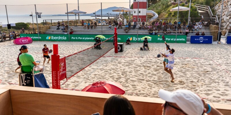 Així és una pista de tennis platja. Cedida