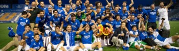 Foto portada: l'equip, celebrant l'ascens a la gespa. Autor: @CESabadell.