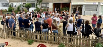 Reunió amb veïns de Badia per a la retirada de l'amiant. Autor: ACN