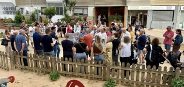 Reunió amb veïns de Badia per a la retirada de l'amiant. Autor: ACN