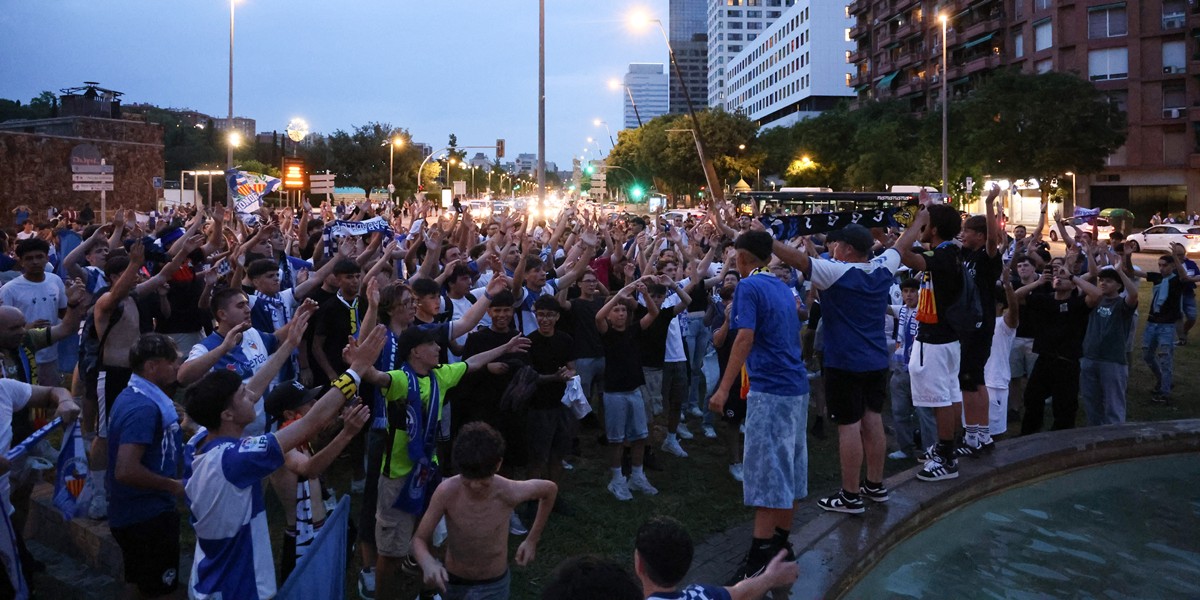 Foto portada: l'afició a la plaça de Catalunya. Autor: D.Jiménez.