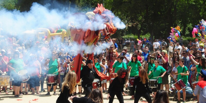 Foto portada: una Tamborinada celebrada al Parc de la Ciutadella. Autor: cedida.