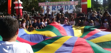 Foto portada: una Tamborinada celebrada al Parc de la Ciutadella. Autor: cedida.