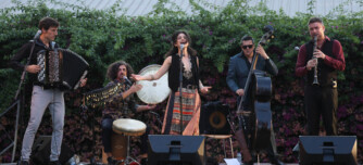 Barcelona Gipsy Balkan Orquestra: Música sense fronteres. Autor: David Jiménez.