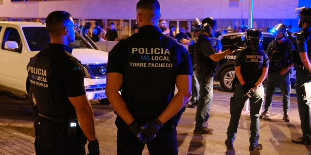 Policia Municipal de Torre Pacheco, en un dispositiu de seguretat recent pels disturbis al municipi. Autor: Ayto Torre Pacheco.