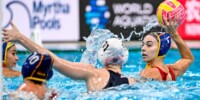 Foto de portada: Bea Ortiz, durant el partit. RFEN