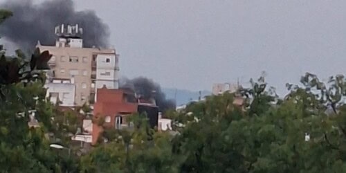 Foto portada: una columna de fum, visible des de Sabadell. Autor: cedida.